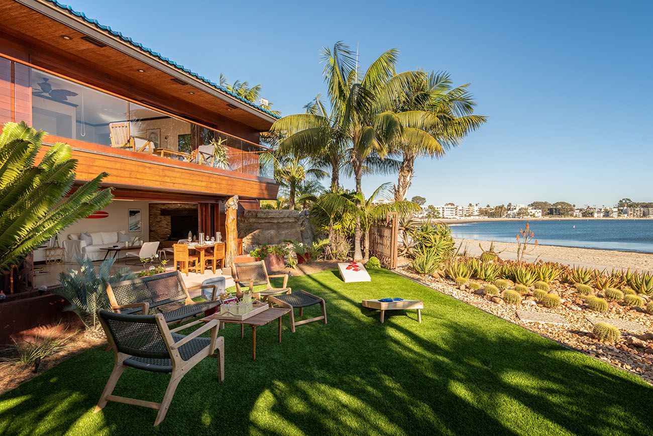 Enjoy California coastal living at its finest when you stay in a private vacation home in San Diego. Featured Haven No. 370568