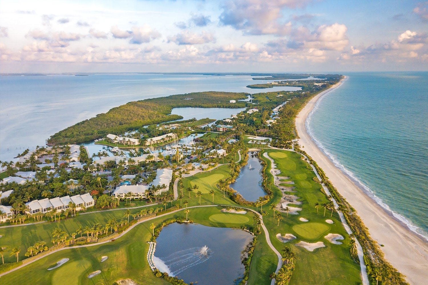 With charming vacation homes, beautiful beaches, and 190-mile paddling trail, Sanibel beckons.